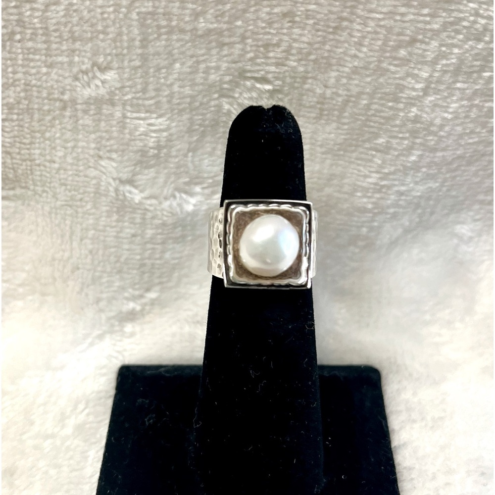 Silpada Sterling Silver and Pearl Ring Size 5 1/2
R0898